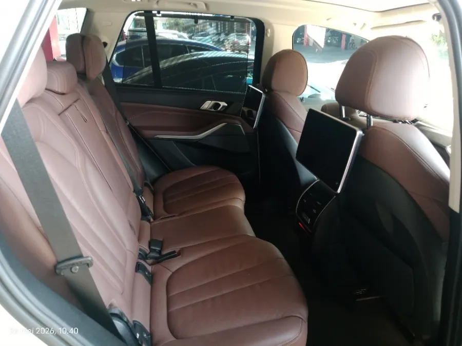 Foto Mobil Bekas Kabin Belakang BMW X5 3.0 Xdrive40i Xline tahun 2022