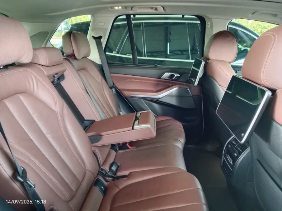Foto Mobil Bekas Kabin Belakang BMW X5 3.0 Xdrive40i Xline tahun 2022