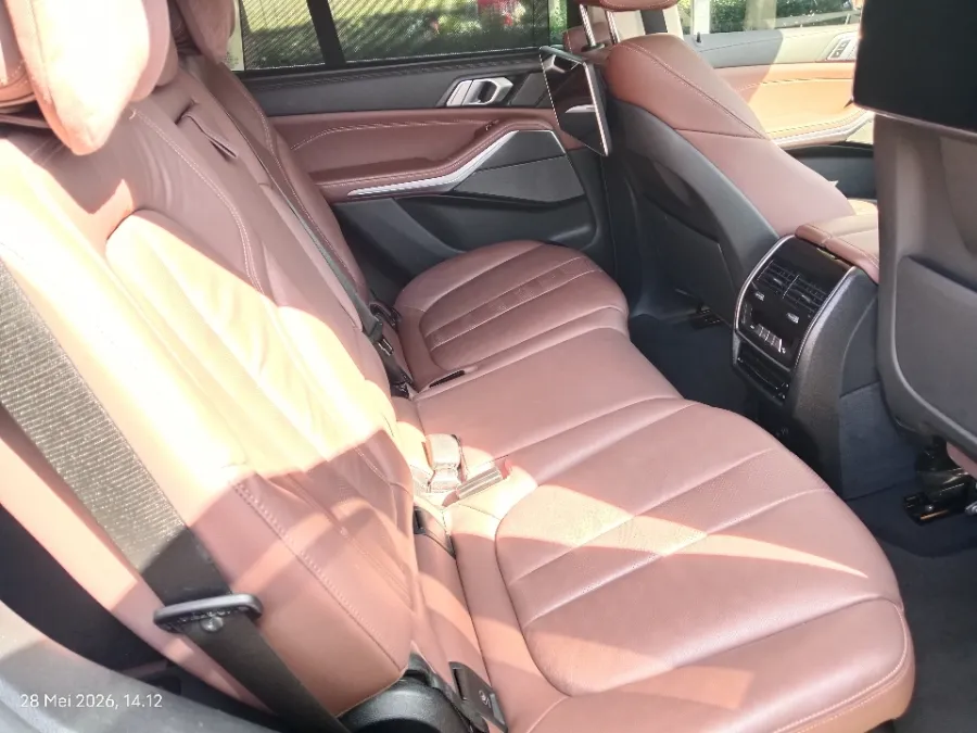 Foto Mobil Bekas Kabin Belakang BMW X5 3.0 Xdrive40i Xline tahun 2022
