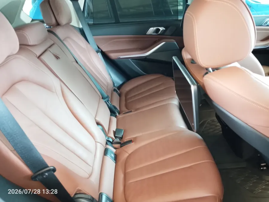 Foto Mobil Bekas Kabin Belakang BMW X5 3.0 Xdrive40i Xline tahun 2022