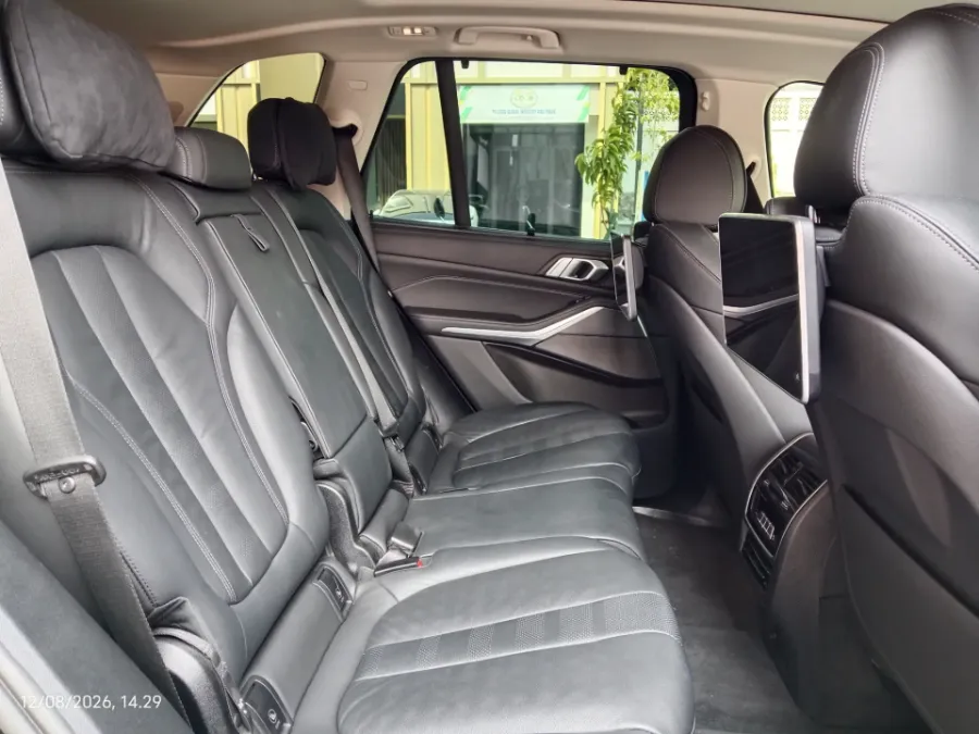 Foto Mobil Bekas Kabin Belakang BMW X5 3.0 Xdrive40i Xline tahun 2022