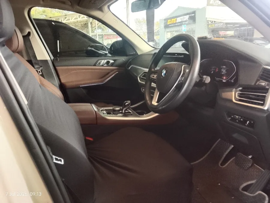 Foto Mobil Bekas Kabin Depan BMW X5 3.0 Xdrive40i Xline tahun 2022
