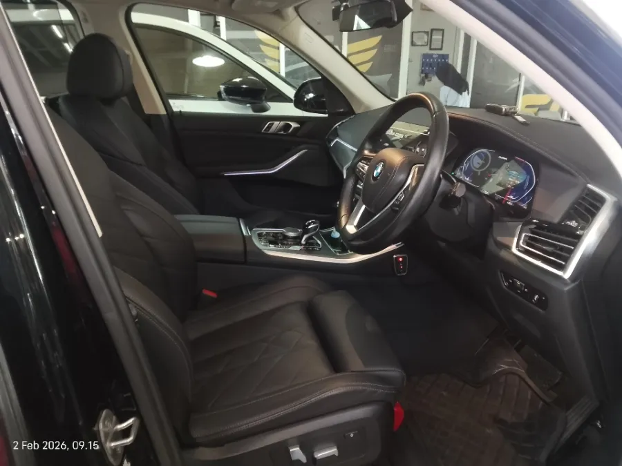 Foto Mobil Bekas Kabin Depan BMW X5 3.0 Xdrive40i Xline tahun 2022