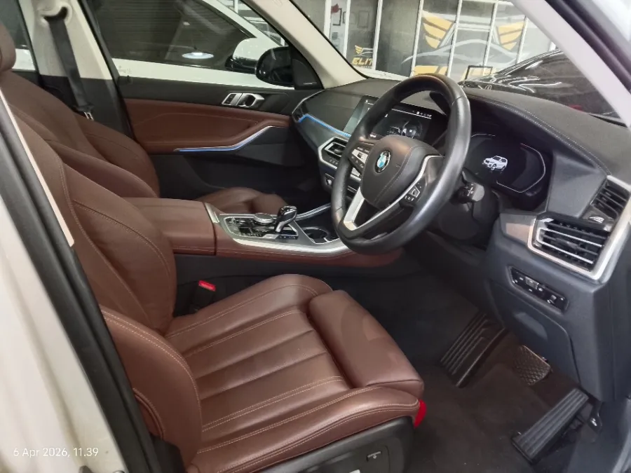 Foto Mobil Bekas Kabin Depan BMW X5 3.0 Xdrive40i Xline tahun 2022