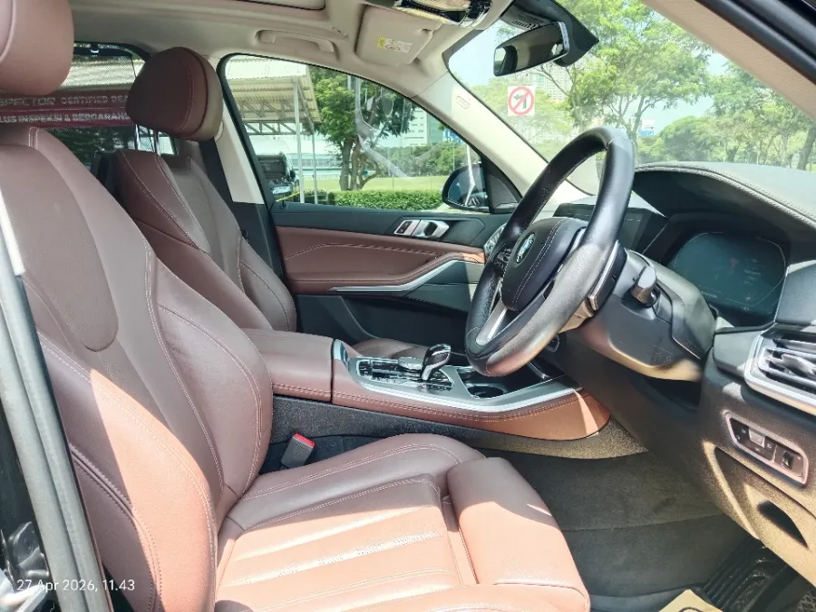 Foto Mobil Bekas Kabin Depan BMW X5 3.0 Xdrive40i Xline tahun 2022