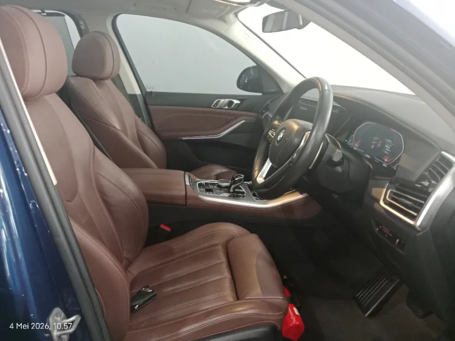 Foto Mobil Bekas Kabin Depan BMW X5 3.0 Xdrive40i Xline tahun 2022