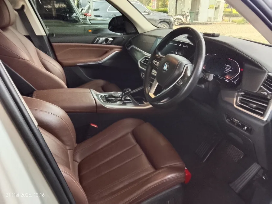 Foto Mobil Bekas Kabin Depan BMW X5 3.0 Xdrive40i Xline tahun 2022