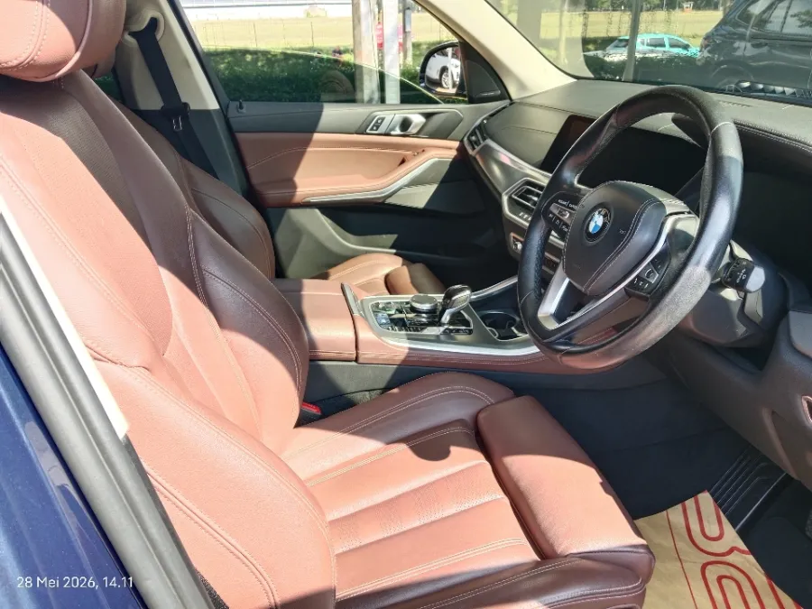 Foto Mobil Bekas Kabin Depan BMW X5 3.0 Xdrive40i Xline tahun 2022