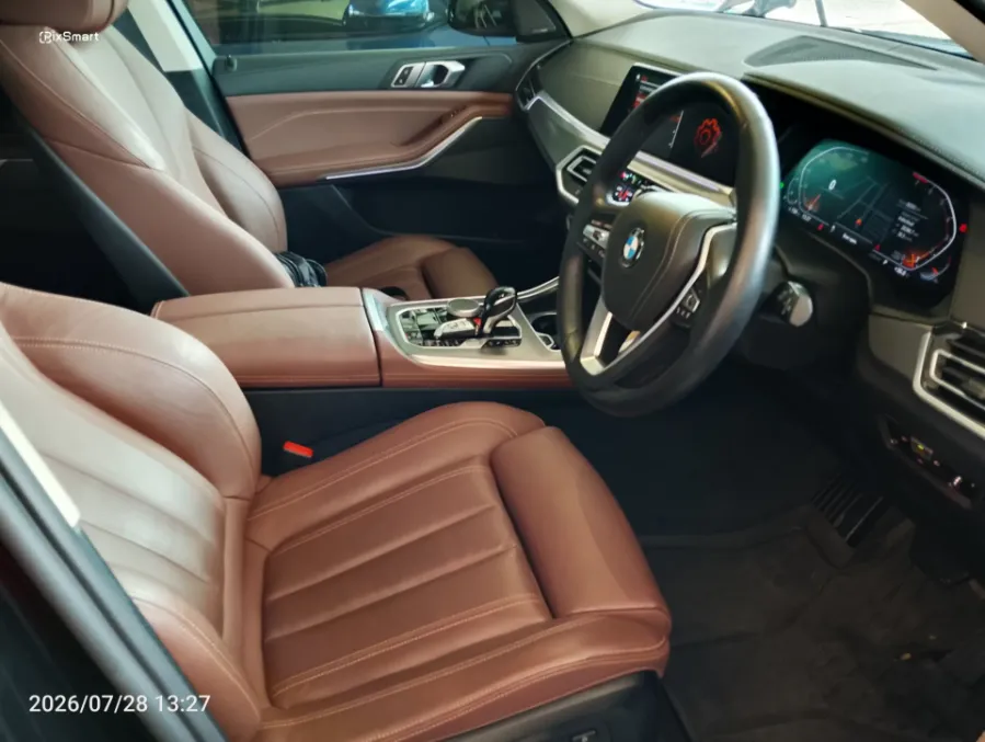 Foto Mobil Bekas Kabin Depan BMW X5 3.0 Xdrive40i Xline tahun 2022