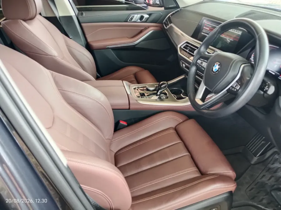 Foto Mobil Bekas Kabin Depan BMW X5 3.0 Xdrive40i Xline tahun 2022