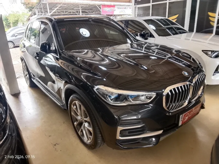 Foto Mobil Bekas Kanan Depan BMW X5 3.0 Xdrive40i Xline tahun 2022