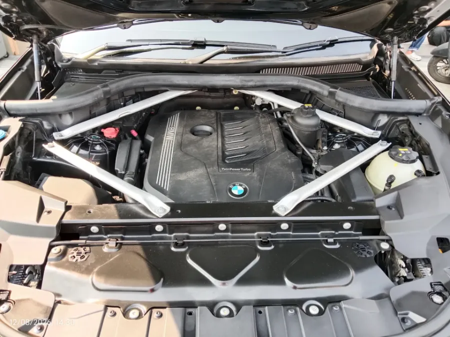 Foto Mobil Bekas Mesin BMW X5 3.0 Xdrive40i Xline tahun 2022