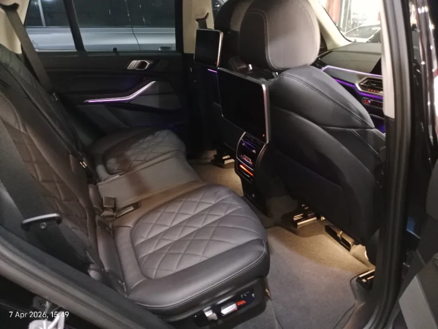 Foto Mobil Bekas Kabin Belakang BMW X5 3.0 Xdrive40i Xline tahun 2023