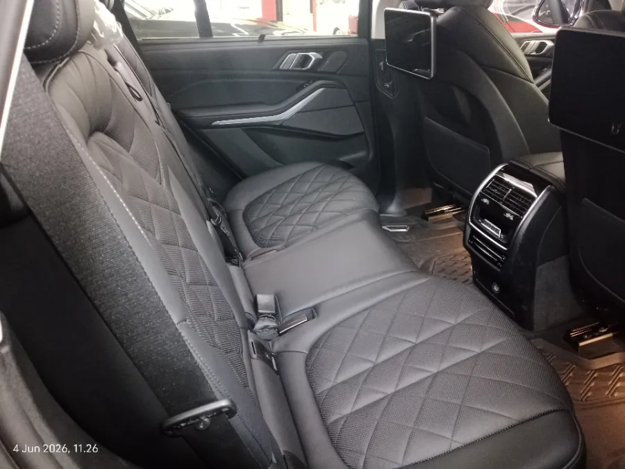 Foto Mobil Bekas Kabin Belakang BMW X5 3.0 Xdrive40i Xline tahun 2023
