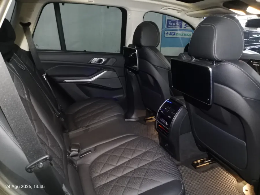 Foto Mobil Bekas Kabin Belakang BMW X5 3.0 Xdrive40i Xline tahun 2023