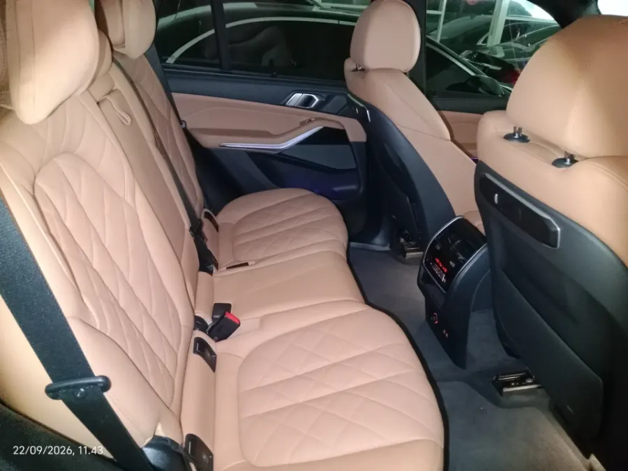 Foto Mobil Bekas Kabin Belakang BMW X5 3.0 Xdrive40i Xline tahun 2023