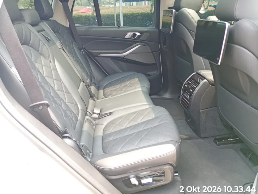 Foto Mobil Bekas Kabin Belakang BMW X5 3.0 Xdrive40i Xline tahun 2023