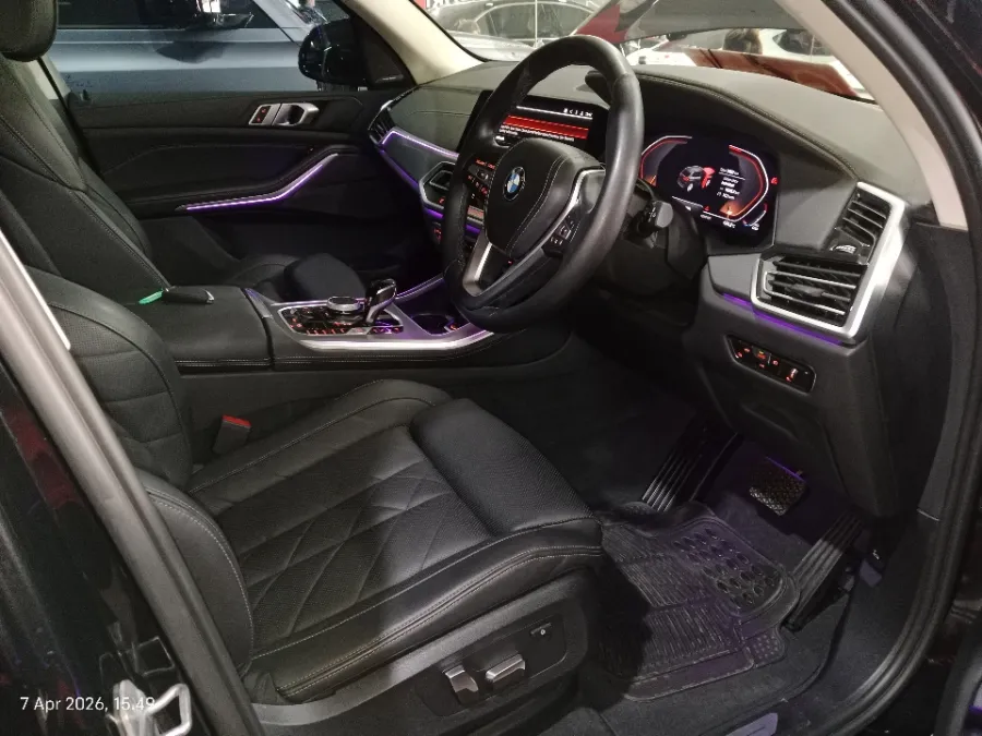 Foto Mobil Bekas Kabin Depan BMW X5 3.0 Xdrive40i Xline tahun 2023