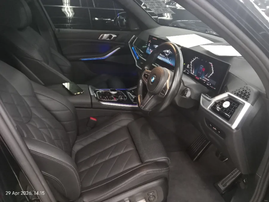 Foto Mobil Bekas Kabin Depan BMW X5 3.0 Xdrive40i Xline tahun 2023