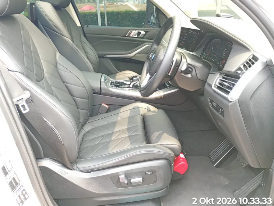 Foto Mobil Bekas Kabin Depan BMW X5 3.0 Xdrive40i Xline tahun 2023