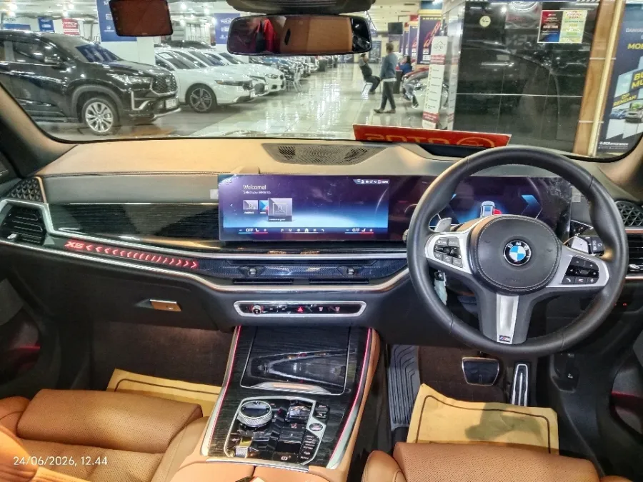 Foto Mobil Bekas Dashboard BMW X5 3.0 Xdrive40i Xline tahun 2024