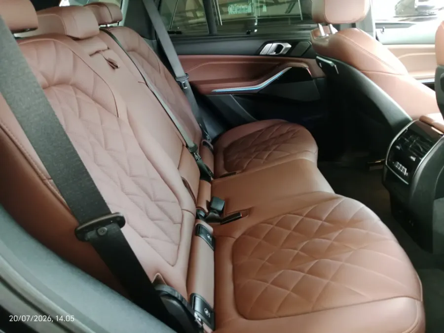 Foto Mobil Bekas Kabin Belakang BMW X5 3.0 Xdrive40i Xline tahun 2024