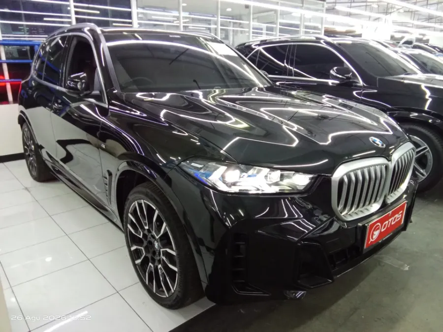 Foto Mobil Bekas Kanan Depan BMW X5 3.0 Xdrive40i Xline tahun 2024