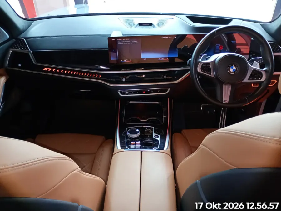 Foto Mobil Bekas Dashboard BMW X7 3.0 tahun 2023