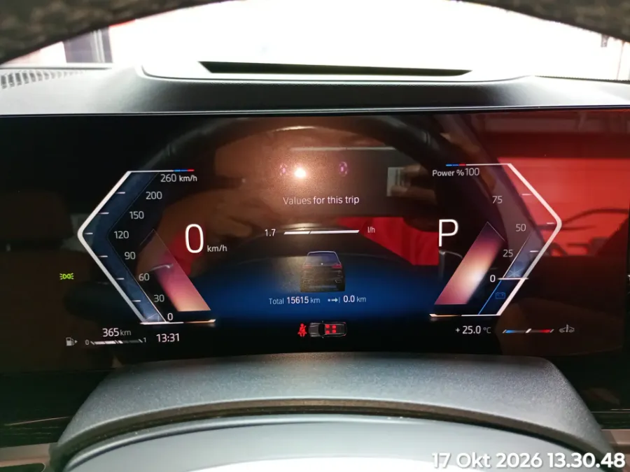 Foto Mobil Bekas Odometer BMW X7 3.0 tahun 2023