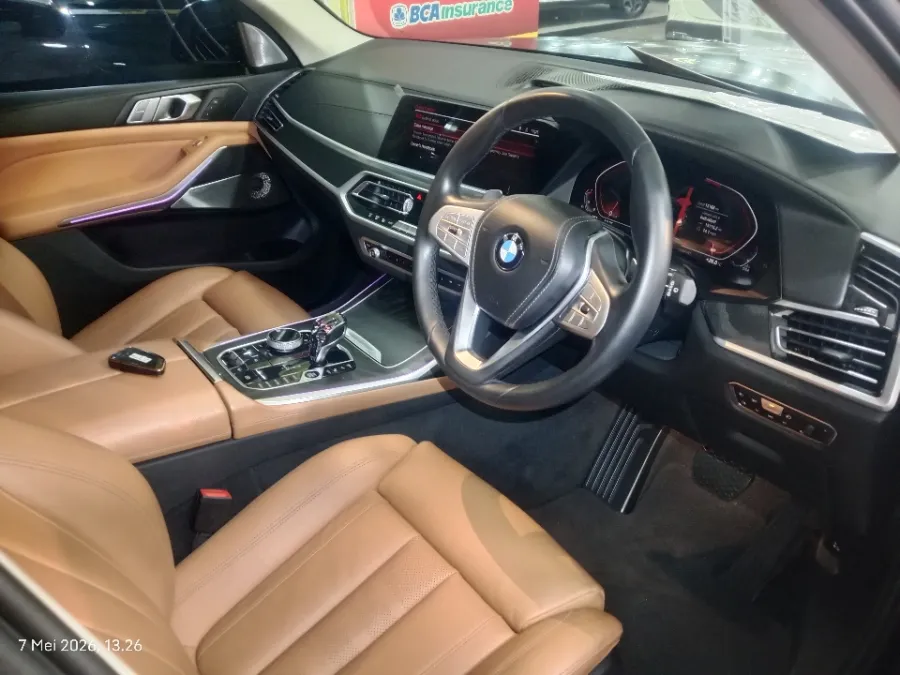 Foto Mobil Bekas Kabin Depan BMW X7 3.0 xDrive40i tahun 2020