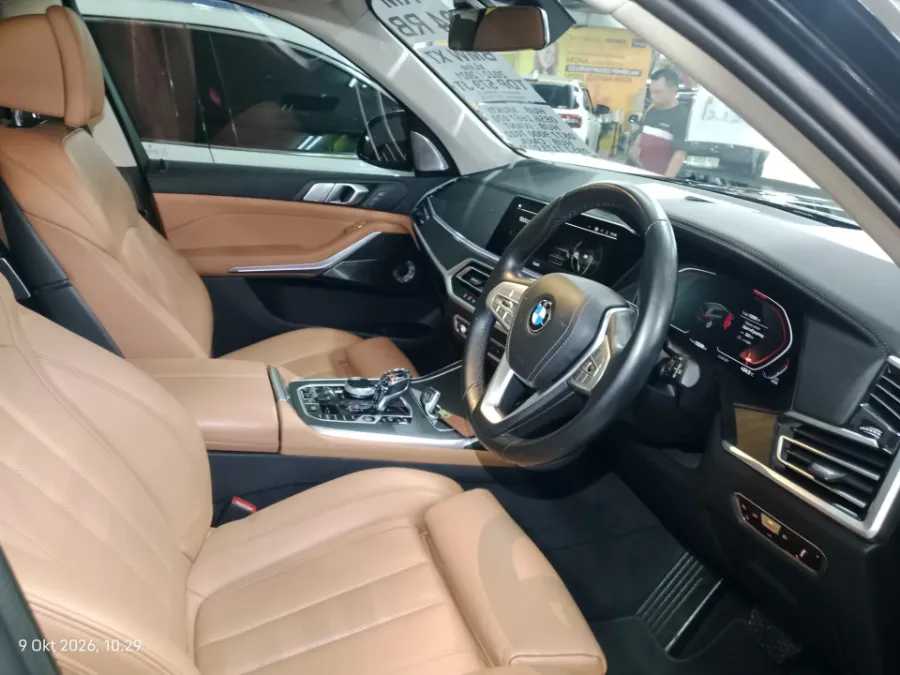 Foto Mobil Bekas Kabin Depan BMW X7 3.0 xDrive40i tahun 2021