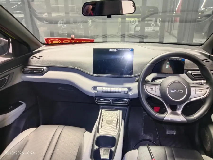 Foto Mobil Bekas Dashboard BYD Atto 1 Dynamic tahun 2025