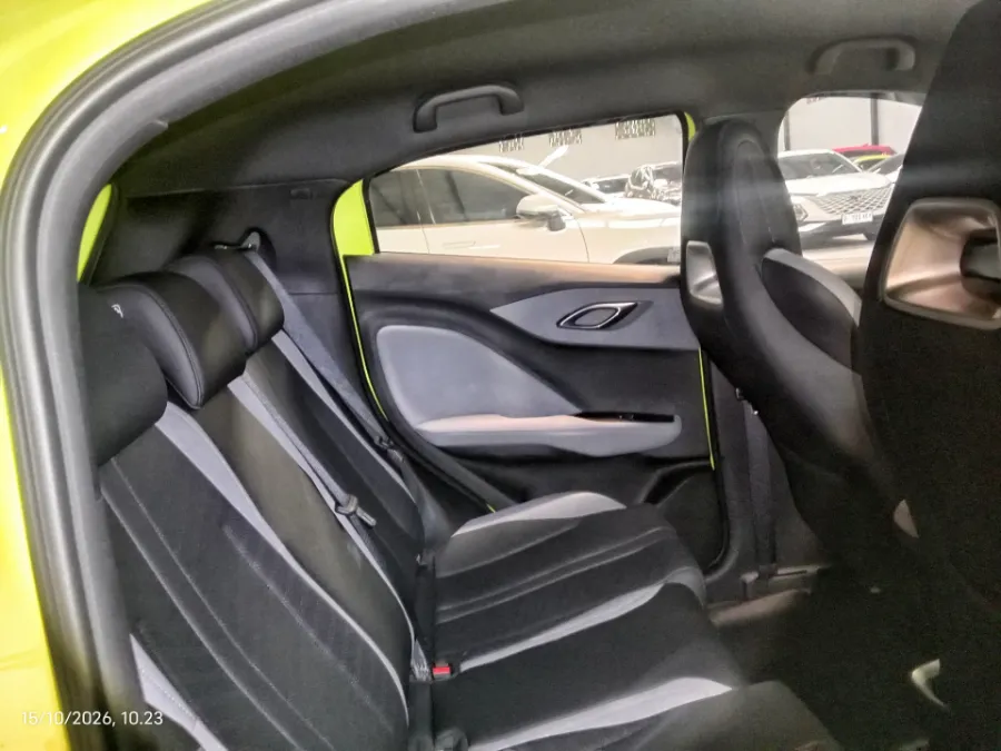Foto Mobil Bekas Kabin Belakang BYD Atto 1 Dynamic tahun 2025