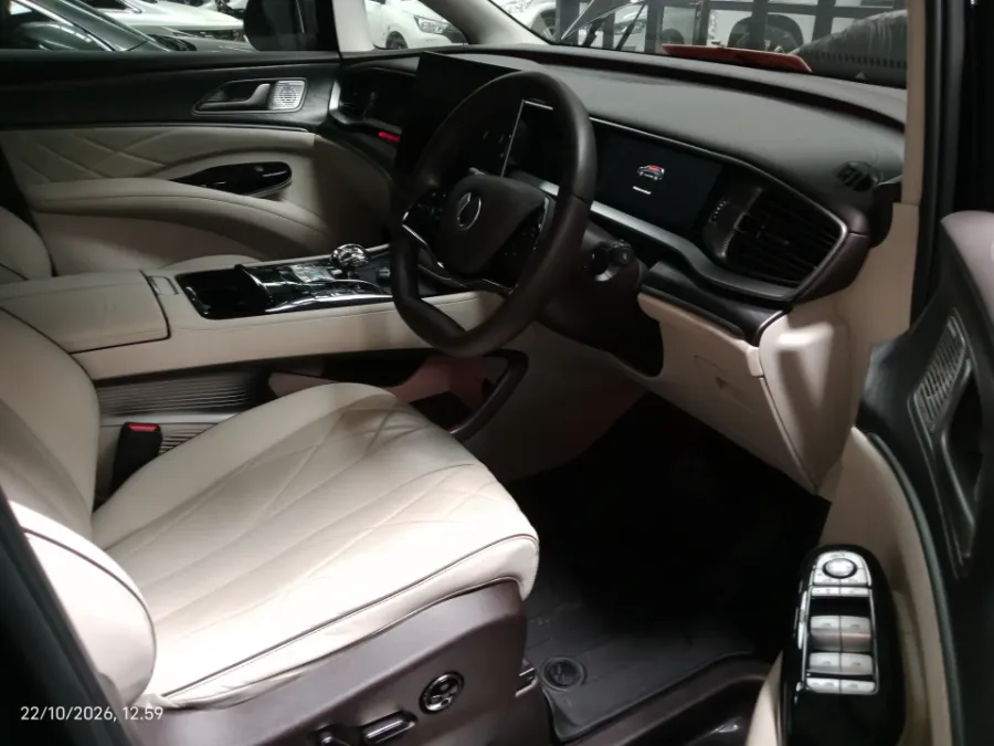Foto Mobil Bekas Kabin Depan BYD Denza D9 Standard tahun 2025