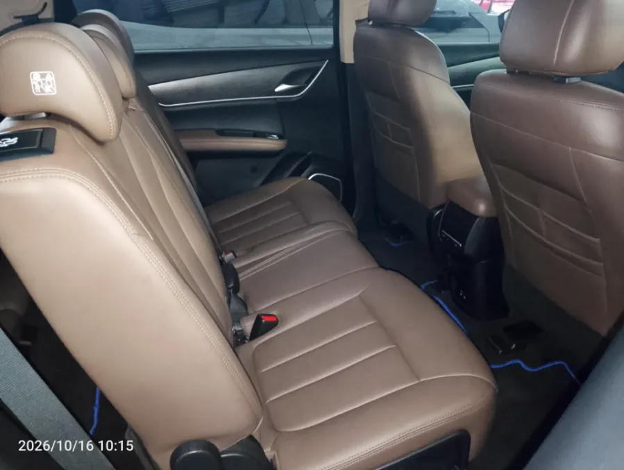 Foto Mobil Bekas Kabin Belakang BYD M6 Standard 7-Seater tahun 2025