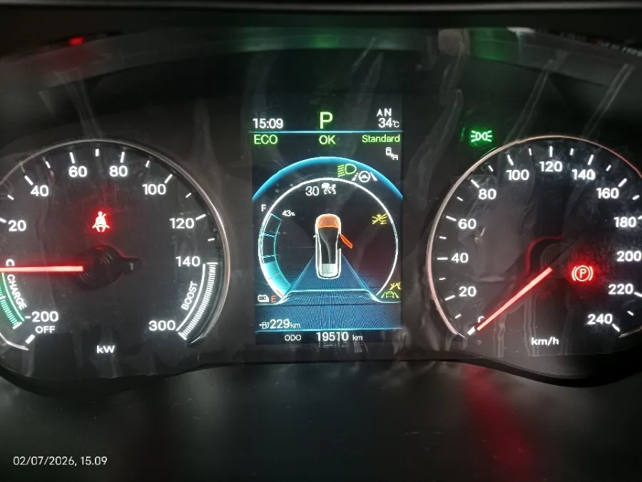 Foto Mobil Bekas Odometer BYD M6 Standard 7-Seater tahun 2025