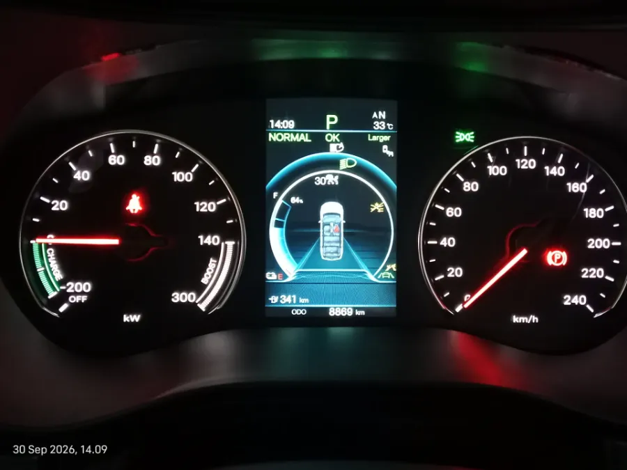 Foto Mobil Bekas Odometer BYD M6 Standard 7-Seater tahun 2025