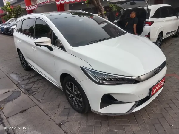 2024 BYD M6 Superior 7-Seater