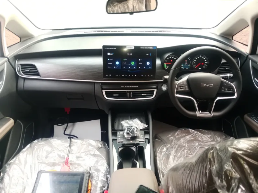 Foto Mobil Bekas Dashboard BYD M6 Superior Captain 6-Seater tahun 2025