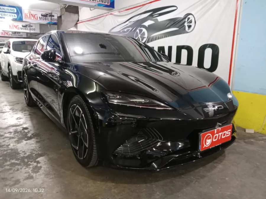 Foto Mobil Bekas Kanan Depan BYD Seal Premium tahun 2024