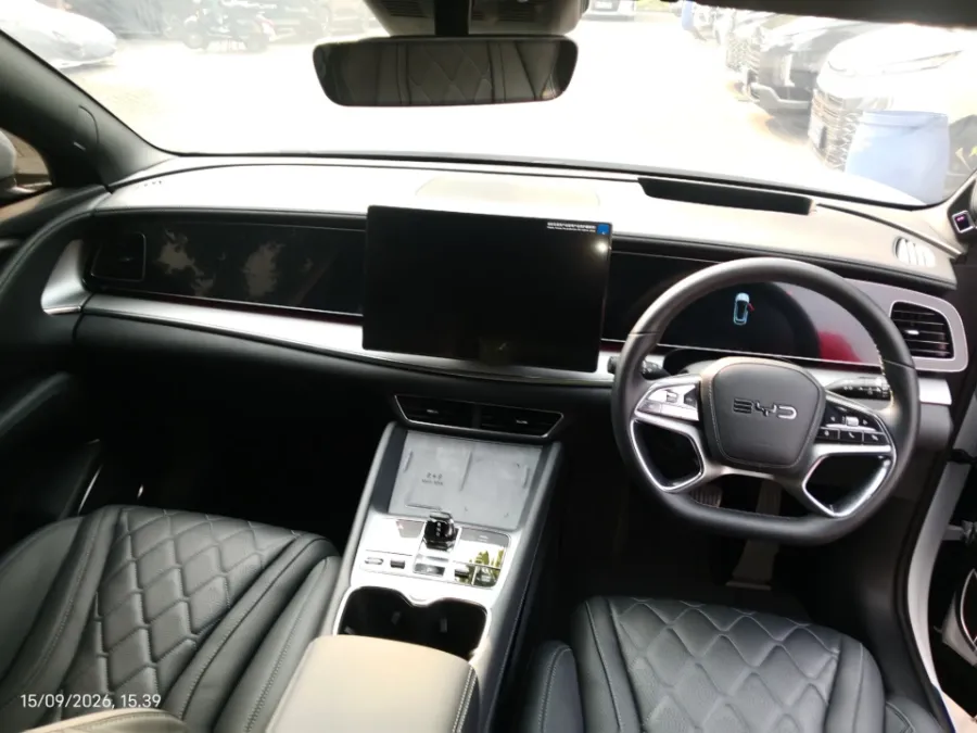 Foto Mobil Bekas Dashboard BYD Sealion Performance tahun 2025