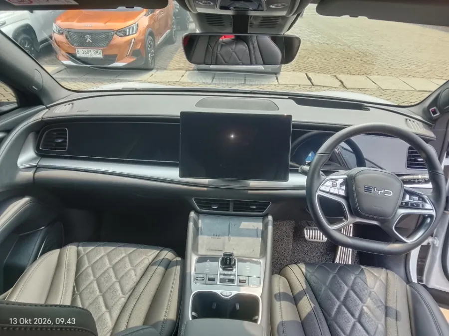 Foto Mobil Bekas Dashboard BYD Sealion Performance tahun 2025