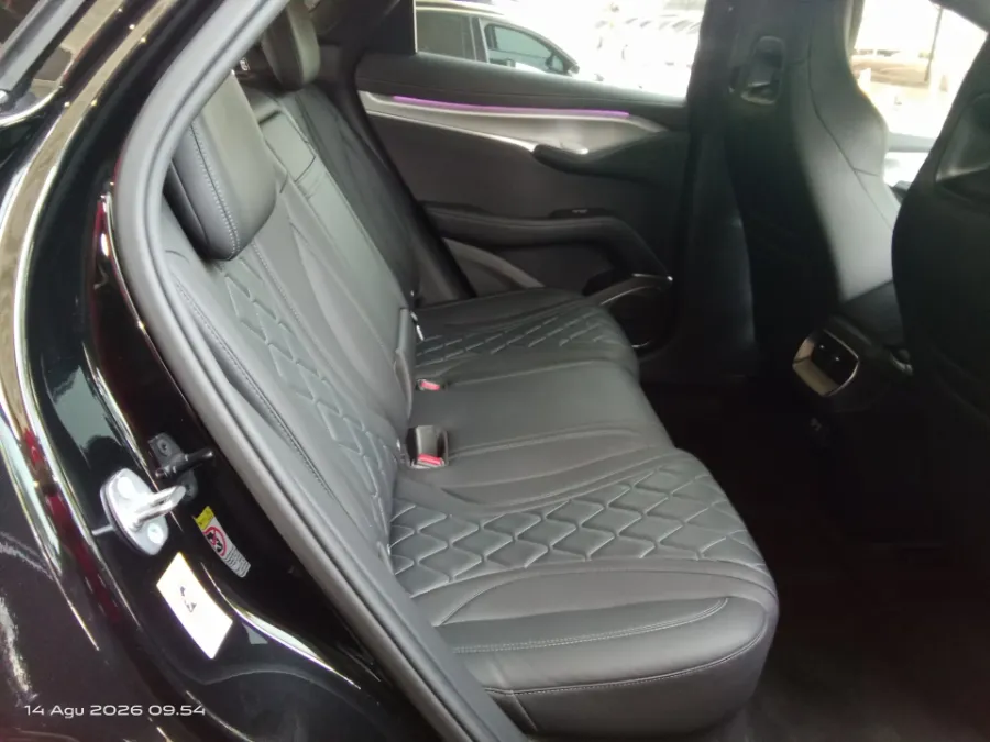 Foto Mobil Bekas Kabin Belakang BYD Sealion Performance tahun 2025