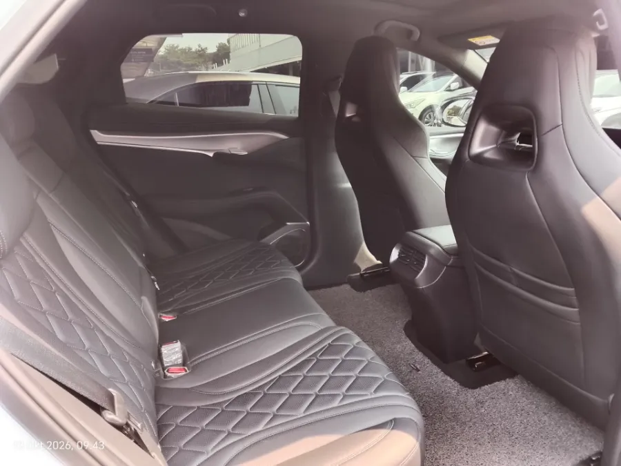 Foto Mobil Bekas Kabin Belakang BYD Sealion Performance tahun 2025