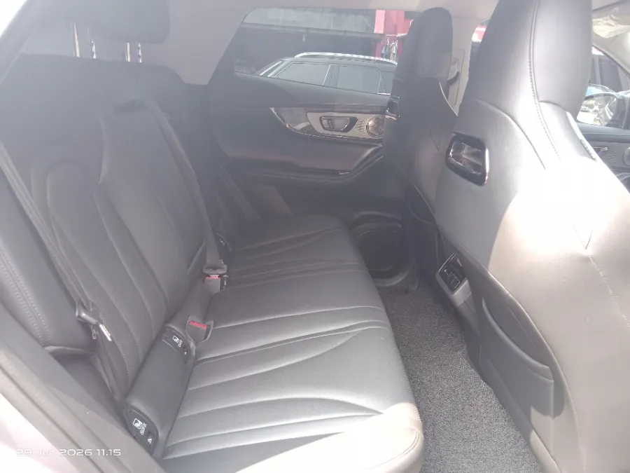 Foto Mobil Bekas Kabin Belakang Chery E5 Luxury tahun 2024