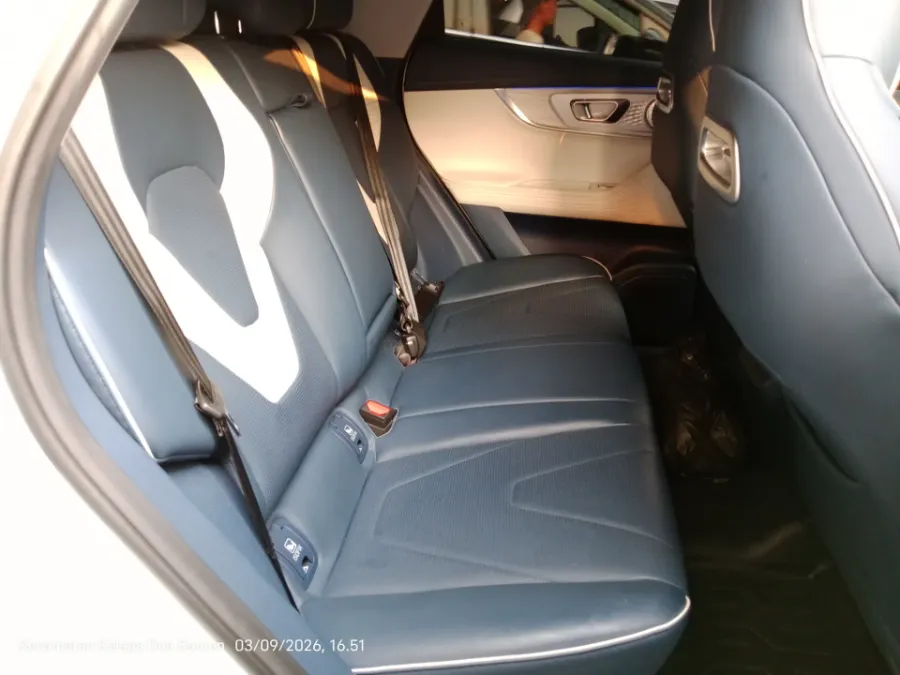 Foto Mobil Bekas Kabin Belakang Chery E5 Luxury tahun 2024
