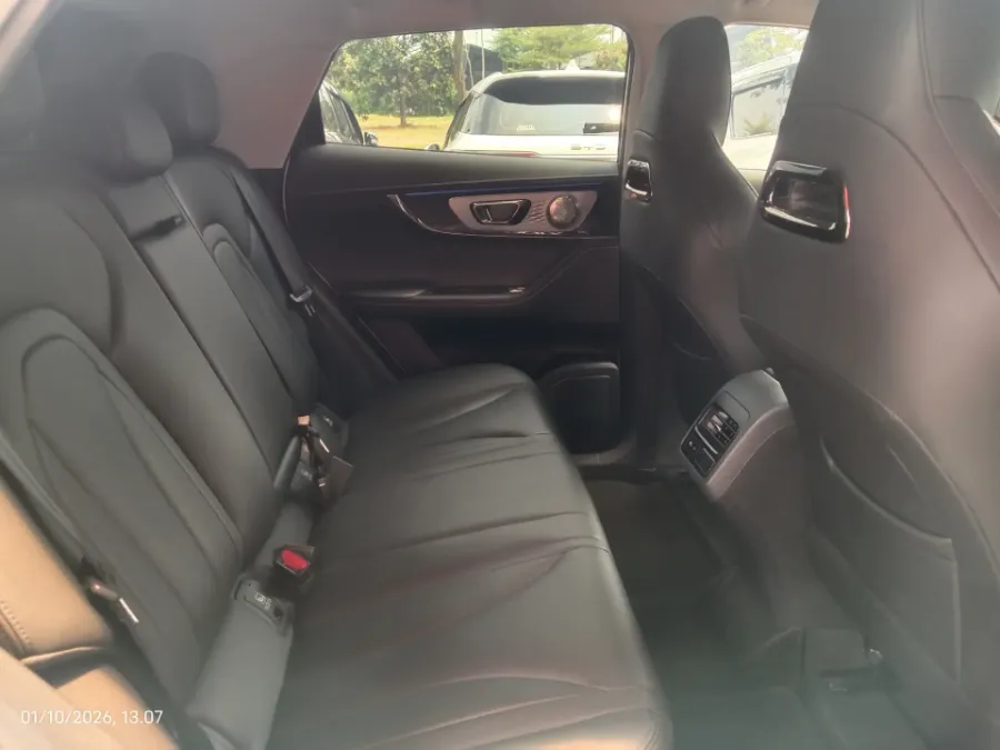 Foto Mobil Bekas Kabin Belakang Chery E5 Luxury tahun 2024