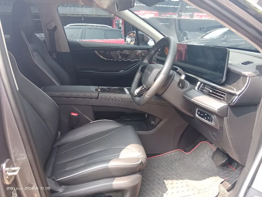 Foto Mobil Bekas Kabin Depan Chery E5 Luxury tahun 2024