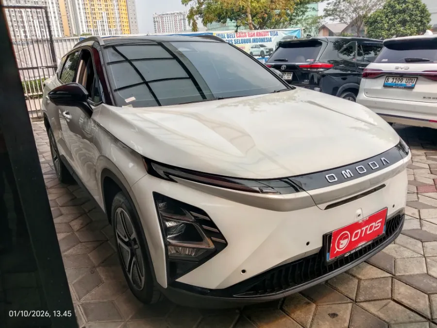 Foto Mobil Bekas Kanan Depan Chery E5 Luxury tahun 2024