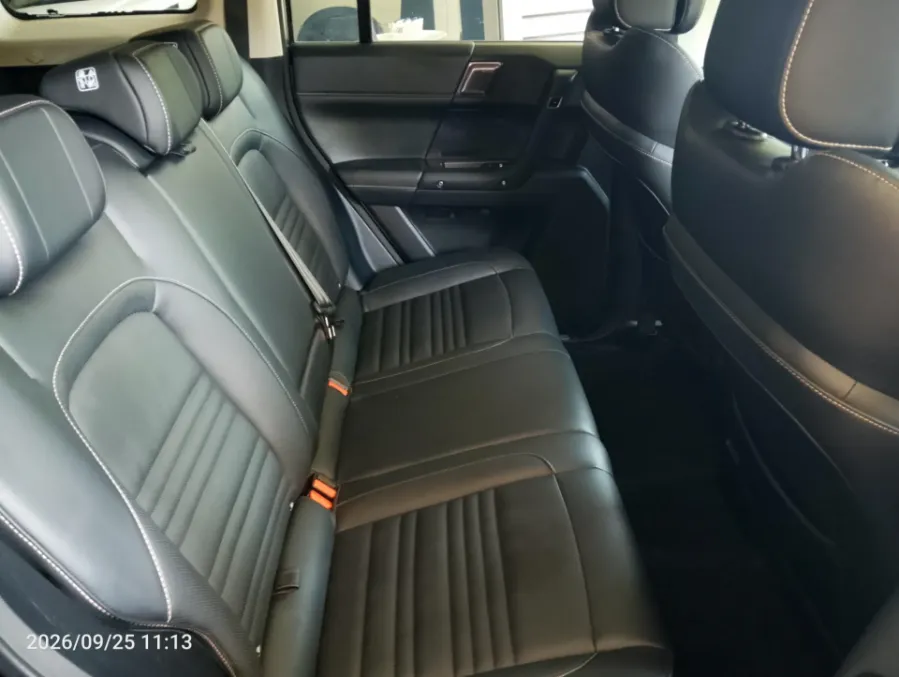 Foto Mobil Bekas Kabin Belakang Chery J6 (iCar 03) IWD tahun 2025